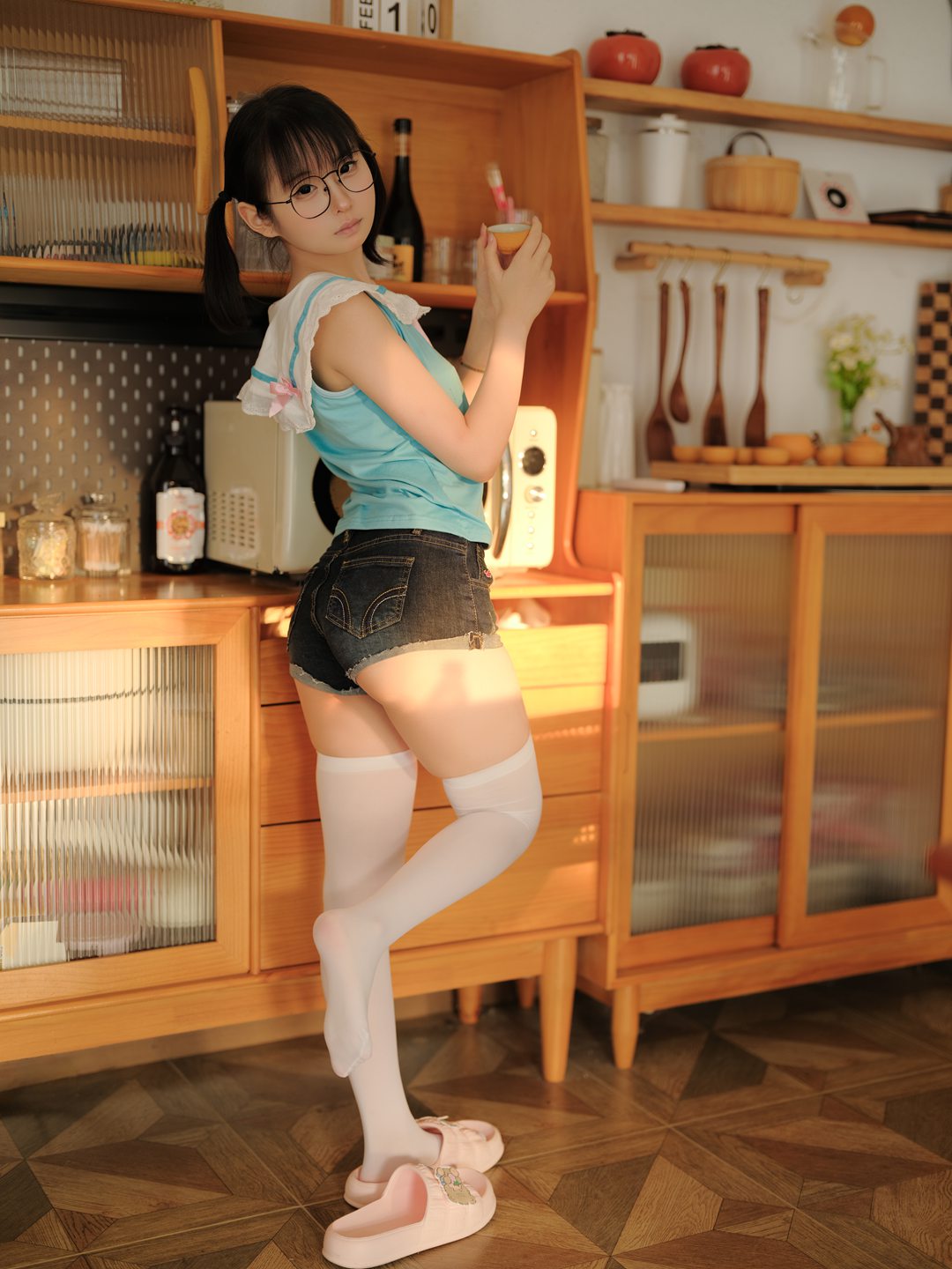 超人气COSER幼水铃衣化身你的专属电子女友 160cm萌系萝莉打破次元壁，完美复刻动漫女友的甜蜜暴击！
