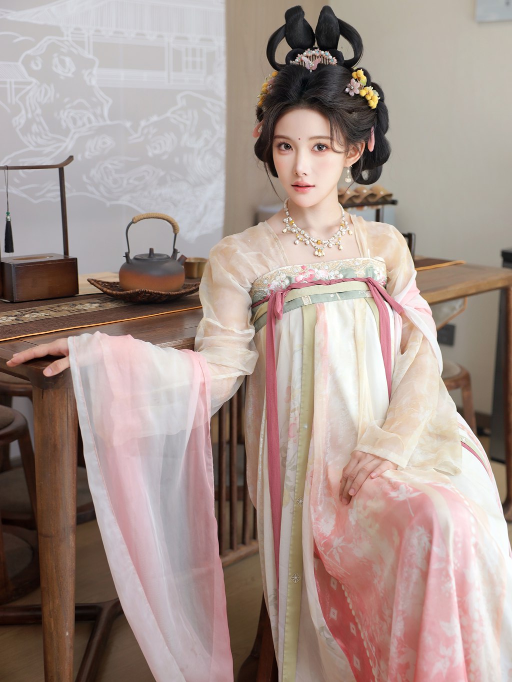 秀人网嫩模梨霜儿反差诱惑：超美唐装大尺度写真集，古风汉服撩人姿势美腿福利高清图 