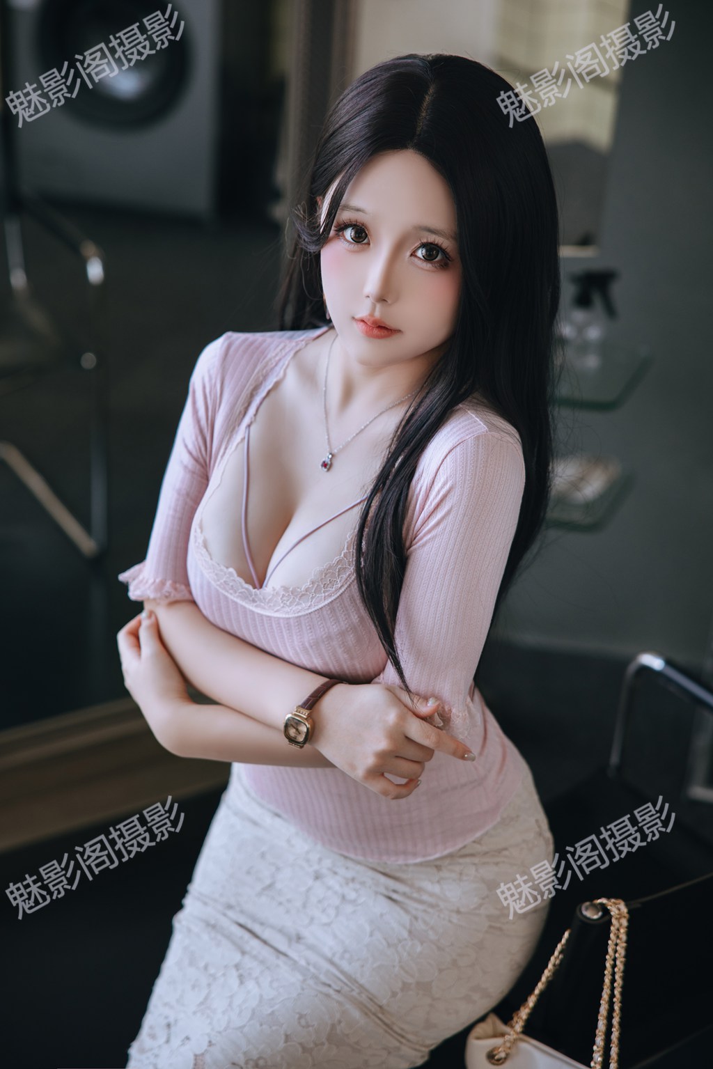 国模日奈娇《前妻》主题写真:极致氛围感穿搭与情绪张力的视觉盛宴