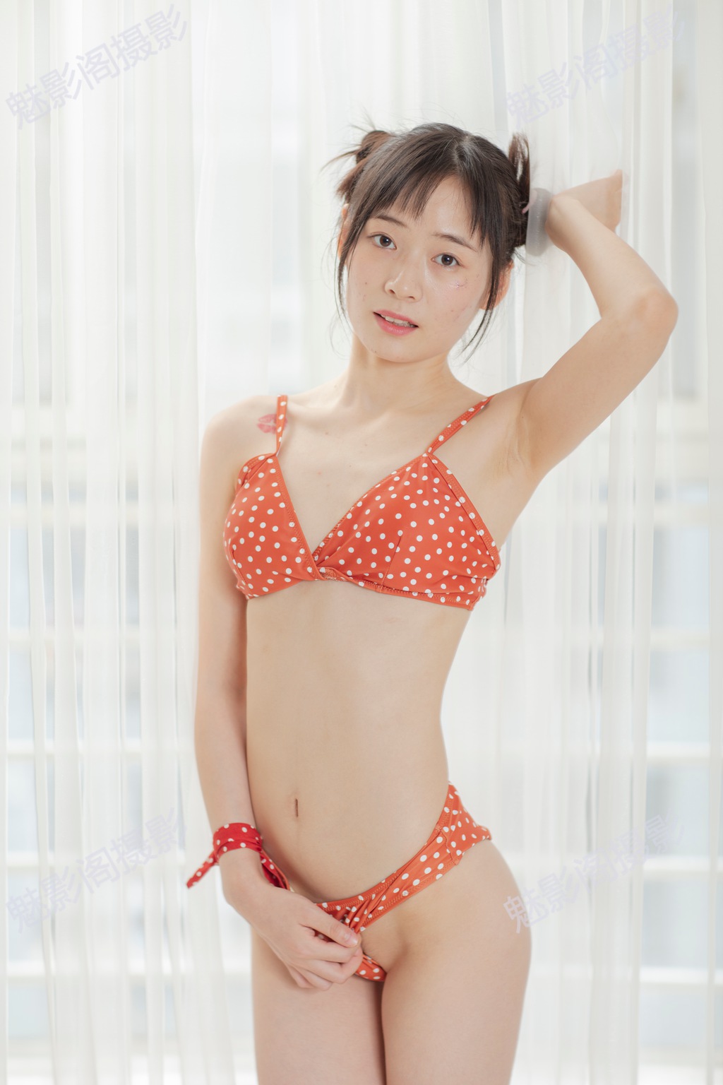 黄甫童童 2020.07.03(S)大尺度私拍 橘色波点比基尼 + 甜美双丸子头 高清性感写真视觉暴击